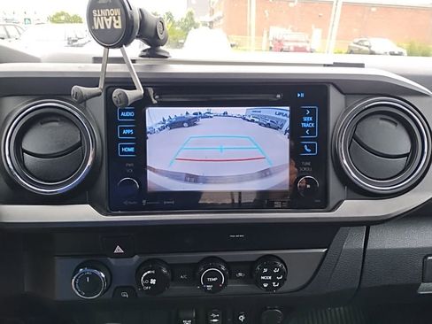 Used 2019 Toyota Tacoma TRD Off-Road AWD/4WD image 22