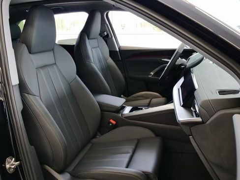 New 2025 Audi Q5 Prestige image 16