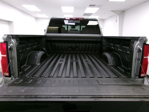 Used 2025 Chevrolet Silverado 2500 High Country w/ Technology Package image 11