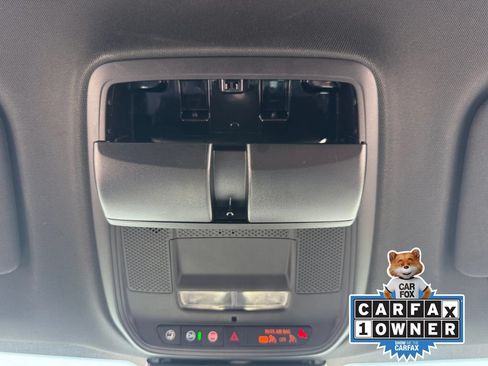 Used 2025 Chevrolet Traverse LT FWD image 26