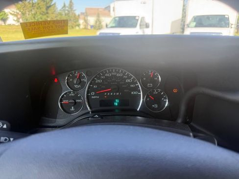 Used 2025 Chevrolet Express 2500 w/ Driver Convenience Package RWD image 43