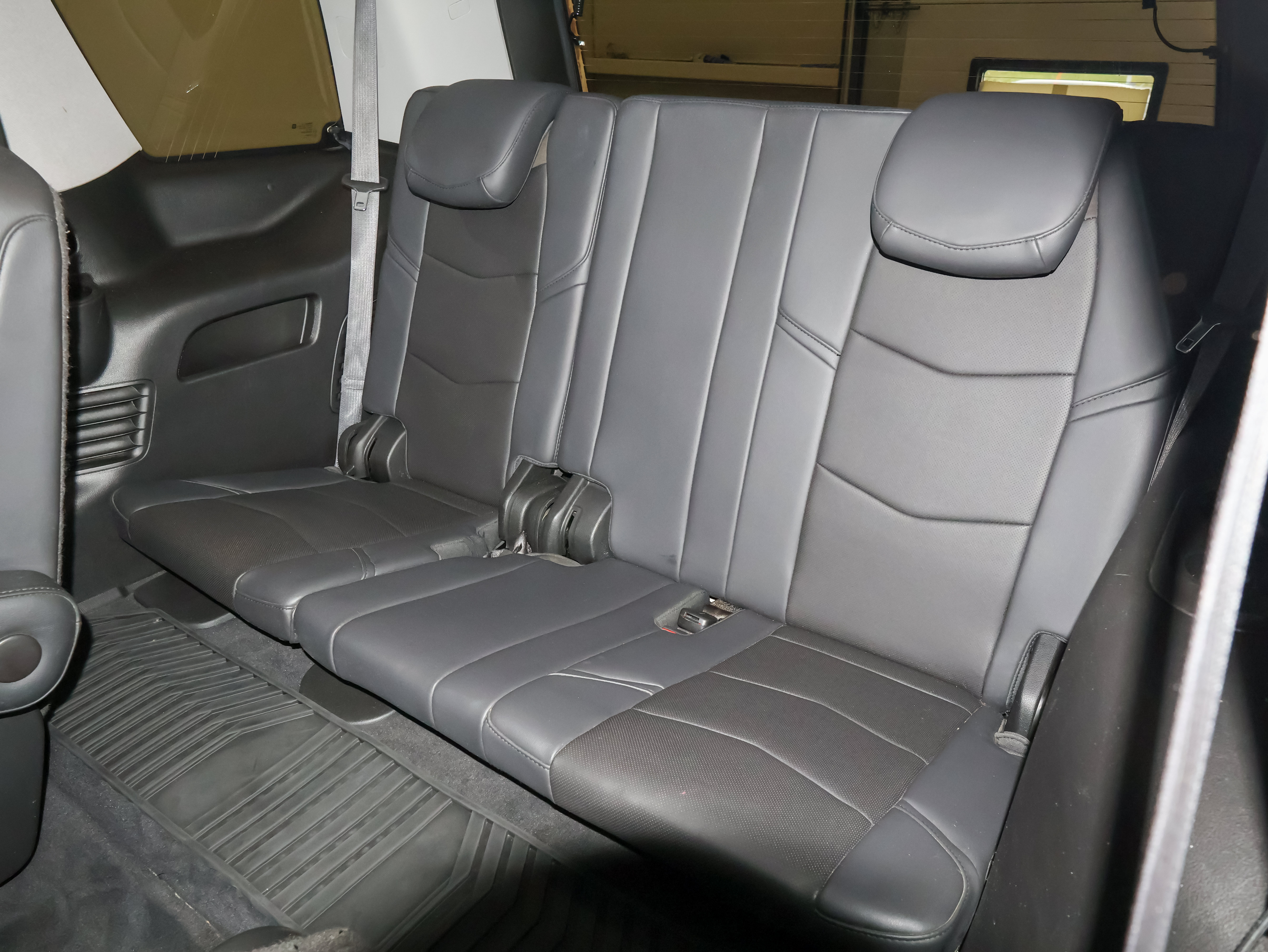 Used 2016 Cadillac Escalade Luxury RWD image 26