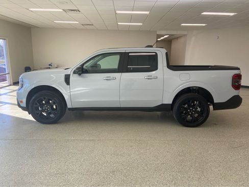 New 2026 Ford Maverick Lariat w/ Black Appearance Package image 9
