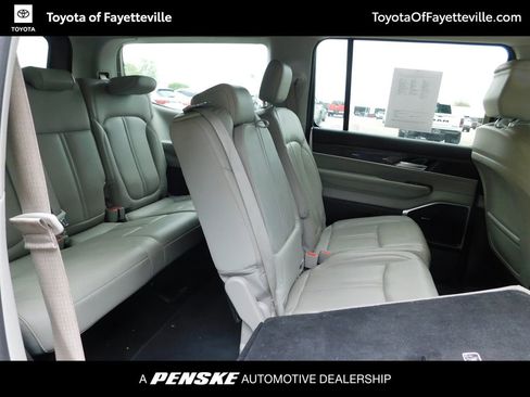 Used 2022 Jeep Wagoneer Series II image 5