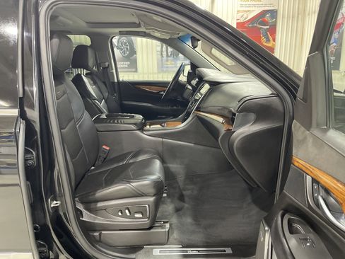 Used 2015 Cadillac Escalade ESV Premium image 19