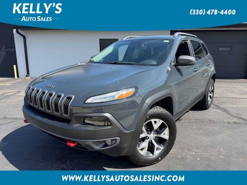 Used 2018 Jeep Cherokee Trailhawk w/ Comfort/Convenience Group AWD/4WD image 1