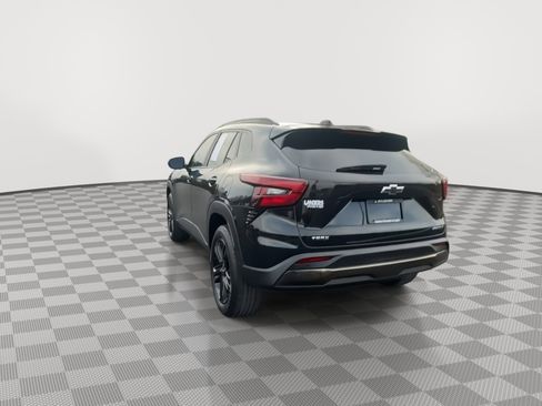 Used 2025 Chevrolet Trax ACTIV w/ Sunroof Package image 7