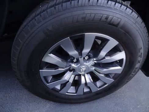 Used 2020 Toyota Tacoma Limited image 18