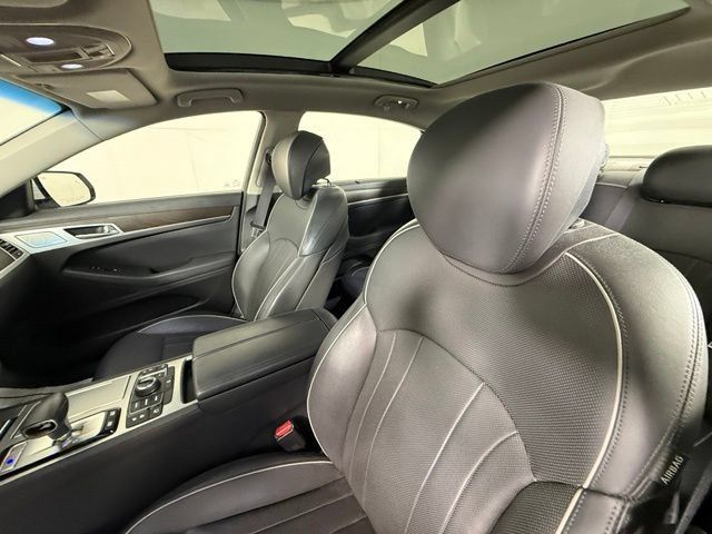 Used 2018 Genesis G80 3.8 w/ Option Group 03 RWD image 17