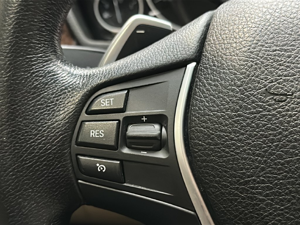 Used 2017 BMW 330i xDrive Wagon AWD/4WD image 24