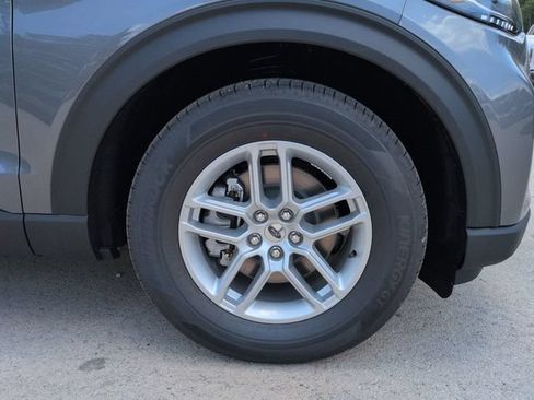 New 2026 Ford Explorer Active RWD image 11