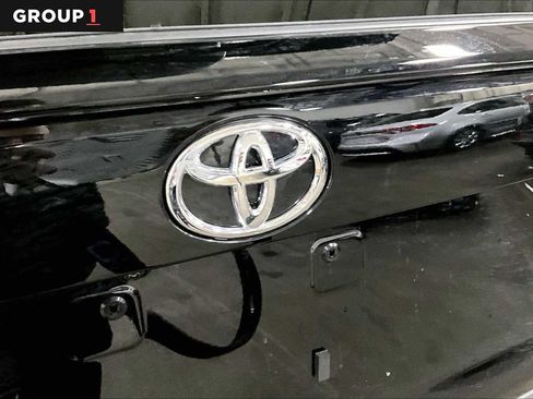 Certified 2025 Toyota RAV4 LE image 31