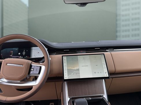 New 2026 Land Rover Range Rover Long Wheelbase SE AWD/4WD image 21
