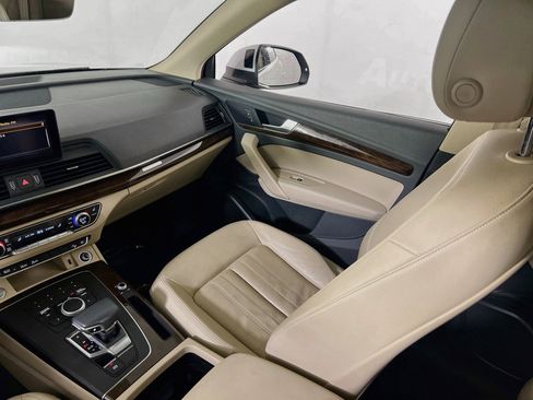 Used 2019 Audi Q5 2.0T Premium w/ Convenience Package AWD/4WD image 23