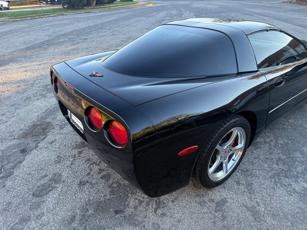 Used 2004 Chevrolet Corvette Coupe RWD image 20
