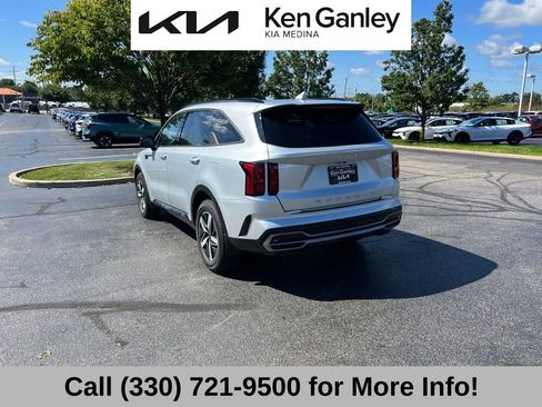 Certified 2022 Kia Sorento S w/ Panoramic Sunroof Package FWD image 8
