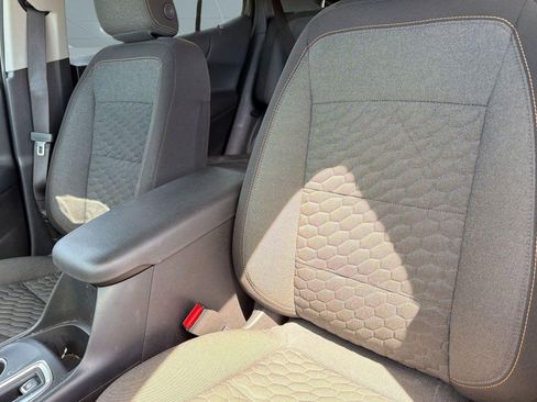 Used 2018 Chevrolet Equinox LT w/ Sun & Infotainment Package image 24