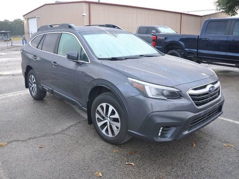 Used 2021 Subaru Outback Premium image 7