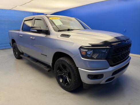Used 2022 RAM 1500 4x4 Crew Cab image 2