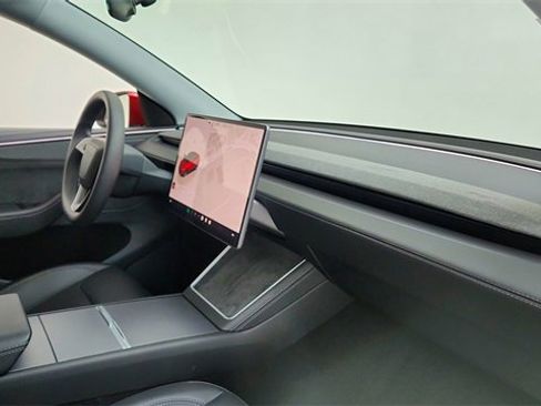 Used 2026 Tesla Model Y Long Range image 19