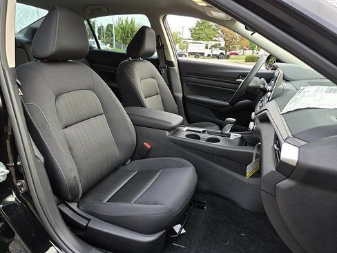 New 2025 Nissan Altima 2.5 SV image 11