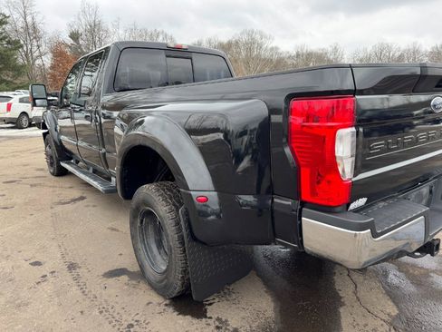 Used 2011 Ford F450 Lariat w/ Chrome Pkg image 12