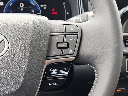 New 2026 Toyota Camry Hybrid AWD/4WD image 16