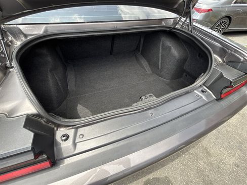 Used 2015 Dodge Challenger SXT RWD image 15
