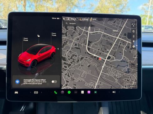 Used 2025 Tesla Model Y Long Range image 26