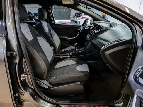 Used 2015 Ford Focus ST image 39