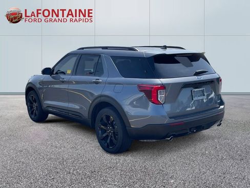 Used 2023 Ford Explorer ST-Line w/ Class IV Trailer Tow Package AWD/4WD image 5