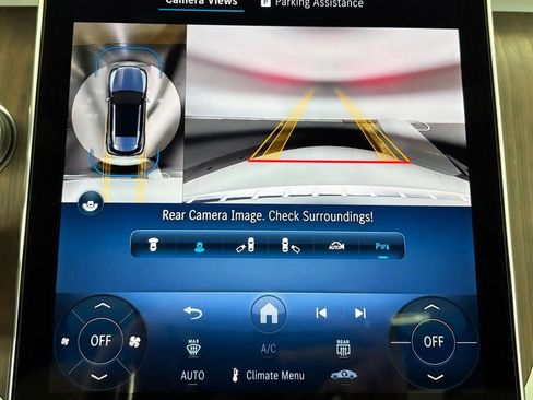 Used 2025 Mercedes-Benz GLC 350e GLC 350e w/ Driver Assistance Package image 20