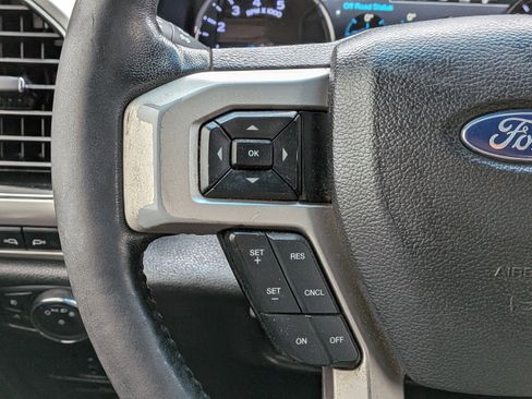Used 2019 Ford F250 Lariat w/ Lariat Value Package image 23