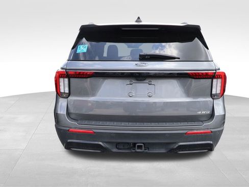 Used 2025 Ford Explorer ST-Line w/ ST-Line Street Pack image 7