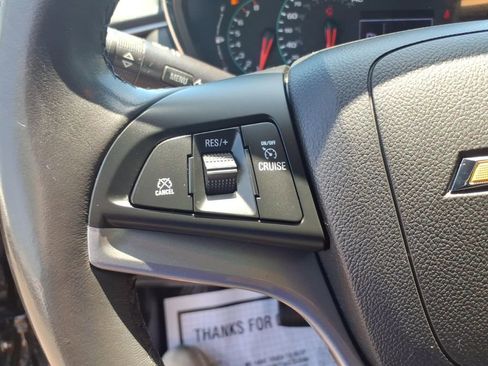Used 2020 Chevrolet Trax LT w/ LT Convenience Package FWD image 18