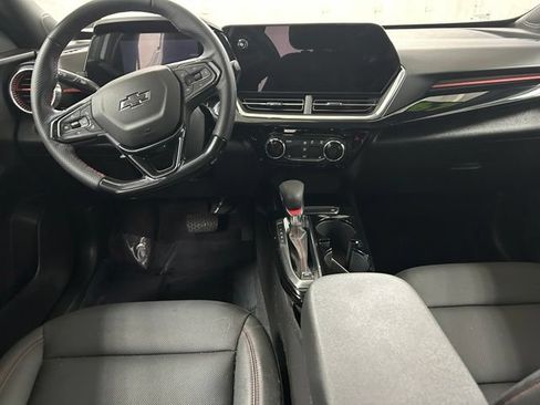 Certified 2024 Chevrolet Trax RS w/ Sunroof Package FWD image 16