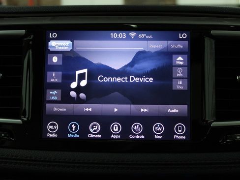 Used 2018 Chrysler Pacifica Limited w/ Advanced Safetytec Group FWD image 30