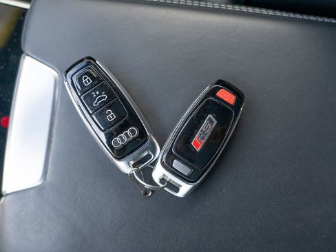 Used 2021 Audi RS 7 Sportback AWD/4WD image 30