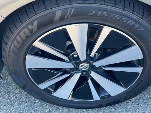 Used 2019 Nissan Altima 2.5 SL FWD image 10