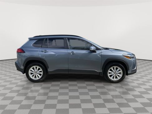 Used 2022 Toyota Corolla Cross LE w/ Moonroof Package AWD/4WD image 26