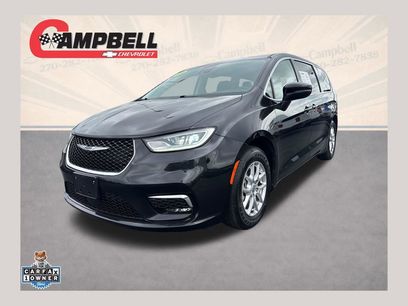 Used 2023 Chrysler Pacifica Touring-L