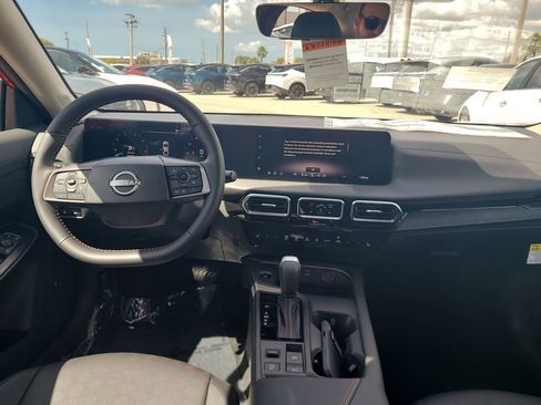 New 2026 Nissan Sentra SR w/ SR Premium Package FWD image 7