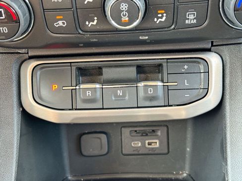 Used 2022 GMC Acadia Denali FWD image 12