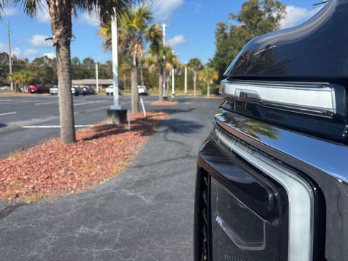 New 2025 Chevrolet Suburban Premier image 26