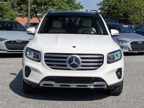 Used 2024 Mercedes-Benz GLB 250 4MATIC image 2