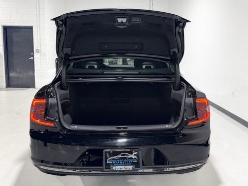 Used 2023 Volvo S90 B6 Plus image 9