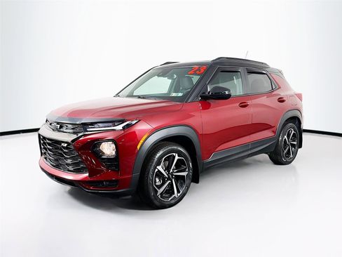 Used 2023 Chevrolet TrailBlazer RS w/ Sun and Liftgate Package image 3