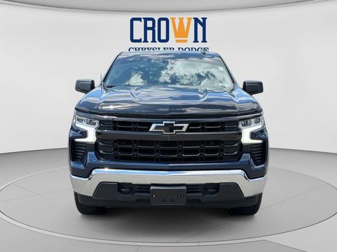 Used 2022 Chevrolet Silverado 1500 LT AWD/4WD image 8