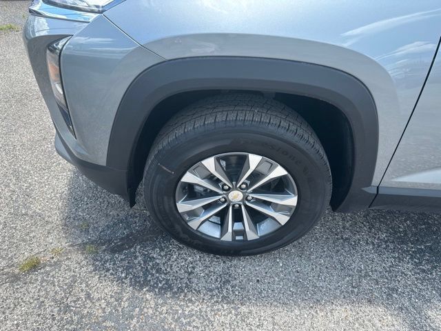 New 2026 Chevrolet Equinox LT w/ Convenience Package II FWD image 10