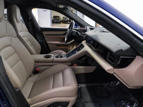 Used 2022 Porsche Taycan 4S image 33